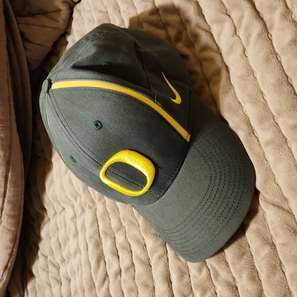 Nike Team Oregon hat